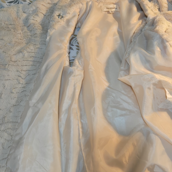 Rewind Faux Fur Button Closure Wrap Vest Size Large - Picture 16 of 16